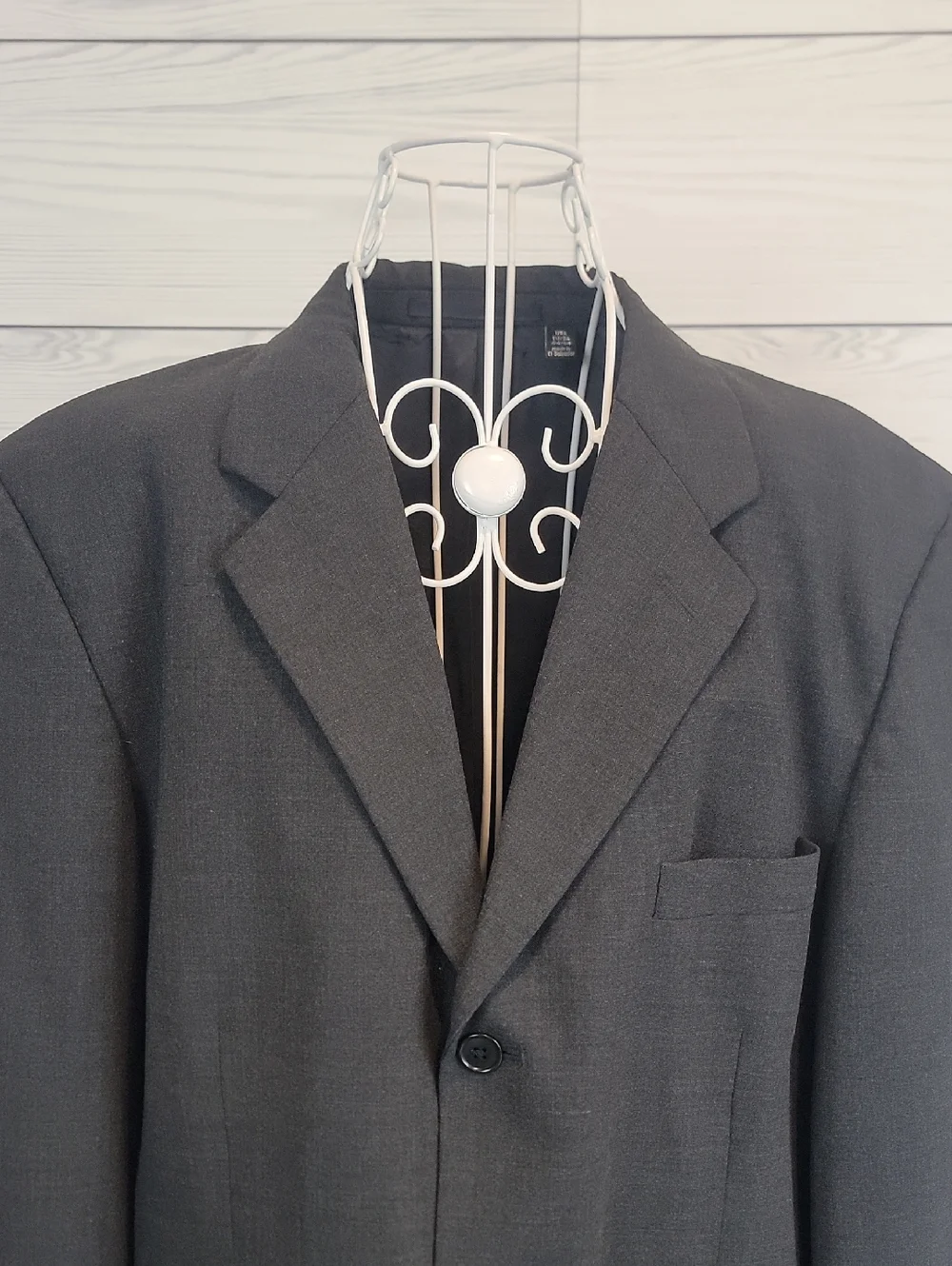 Calvin Klein  Suit Blazer - Tailored Three-Button - Charcoal Grey Mens Size 44R